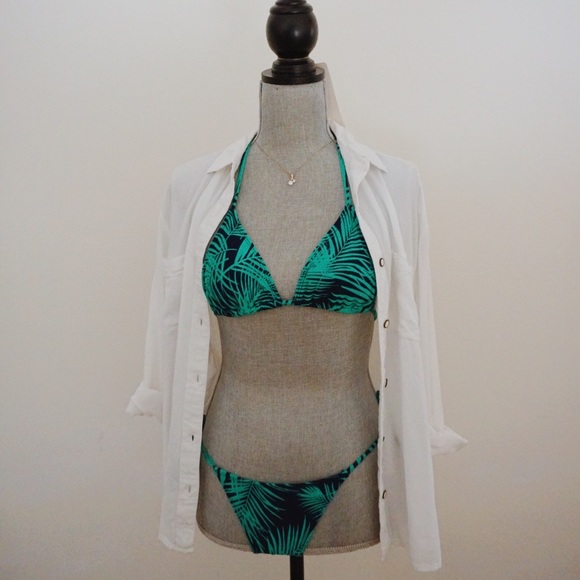 White Button Up Polo with Laced Detailing - Picture 2 of 8